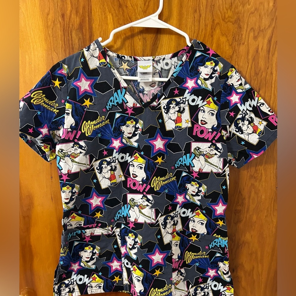 DC Comics Wonder Woman scrub shirt size small.